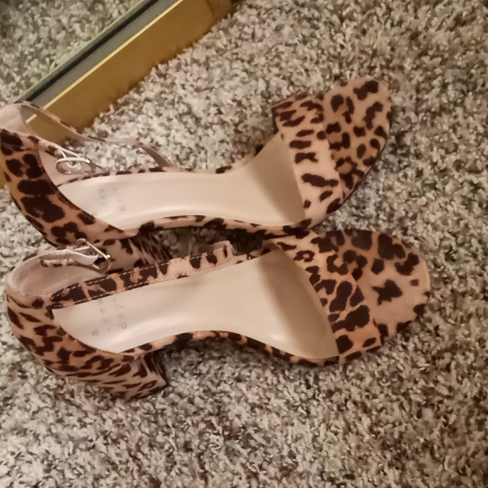 Cheetah print heel 🐆